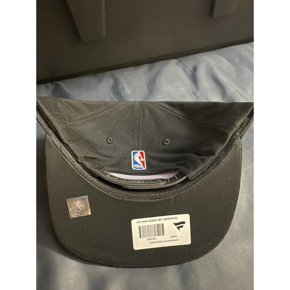 NEW Men's Cavaliers adidas 2017 Champions Locker Room Snapback Adjustable Hat - Picture 3 of 5